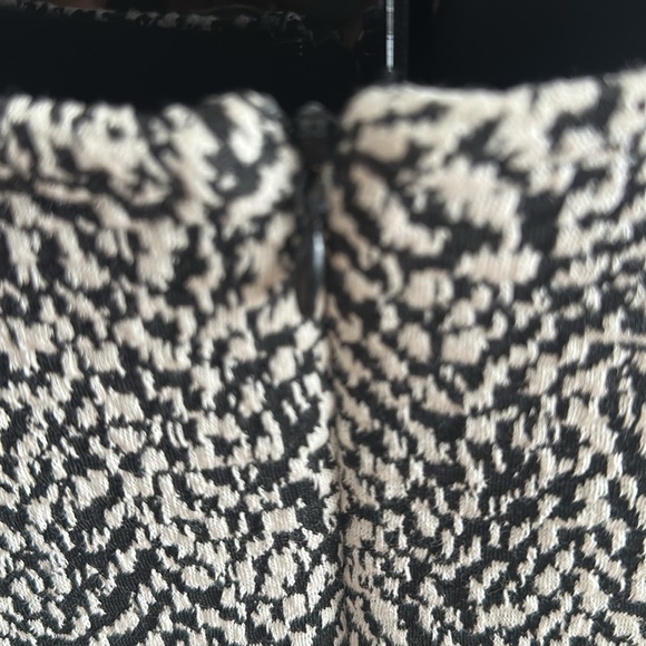 Banana Republic , size 0, bl/wh tweed dress - Picture 6 of 6